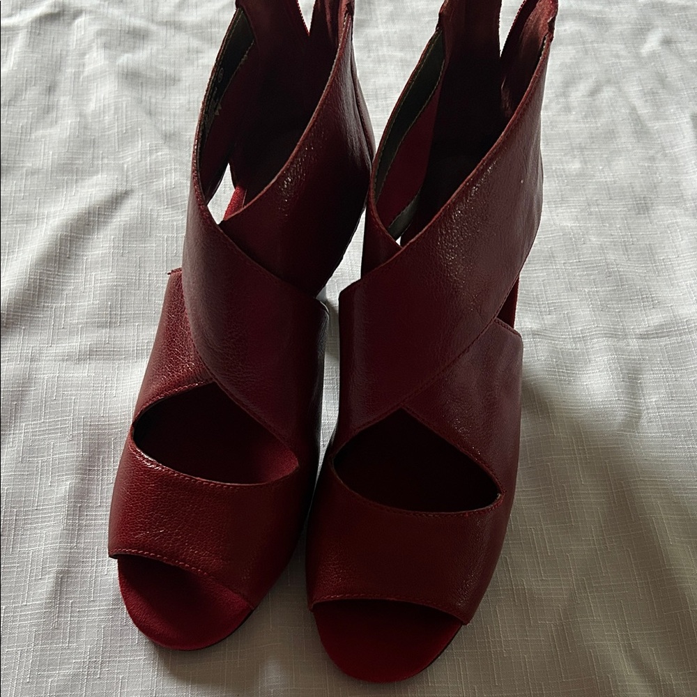 Aeropostale Bold Red Crisscross Heels